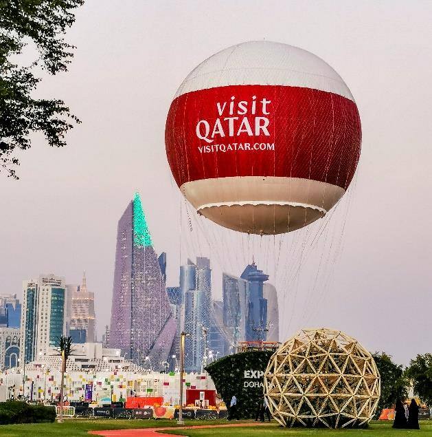 Visit Qatar tethered helium balloon above Al Bidda Park